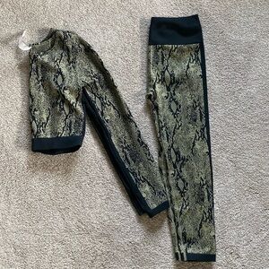 NWOT Fabletics snake print set, black and military green-size medium.
